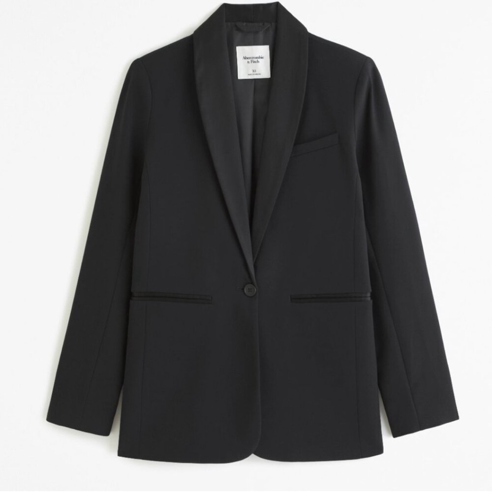 NWT Satin trim party blazer
